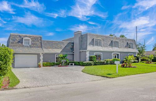 Solara: Waterfront Estate, Pool, Dock, Private Guest Suite - Foto 8