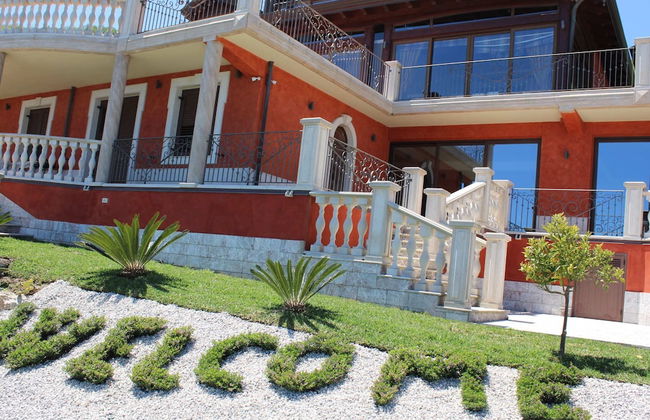 Divine Holiday Home in Giosa Marea with Sauna & Hot Tub - Foto 76