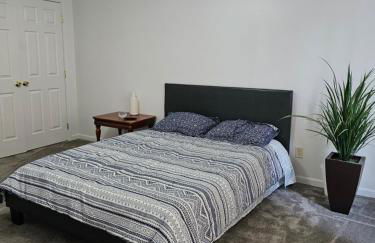 Whole House - HUGE, Modern & New Niagara Shoreline Home Rental - Foto 31