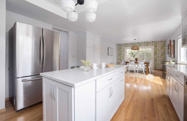 Black Oak by Avantstay Modern & Chic Santa Rosa Hideaway With Pool Table, & Fire Pit - Photo 19