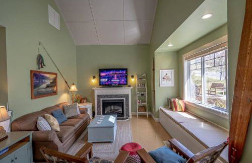 Oasis Cottage- Waterfront experience without the expensive fee! - Foto 14