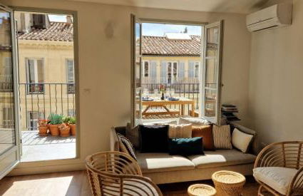 Terrasse - Hyper centre - 2 chambres - Parking gratuit - Calme & lumineux - Arrivée autonome - Foto 2