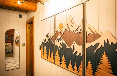 Riverfront getaway with sauna near mountains and hiking - Foto 12