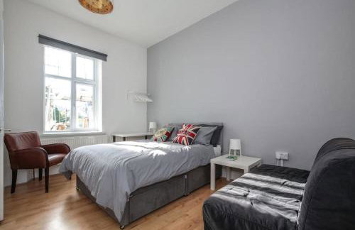 Large Modern Spacious House 6 Bedrooms 5 Bathrooms - Foto 5