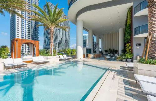 SLS Lux Brickell Exclusive by Palermo Home Miami - Photo 43