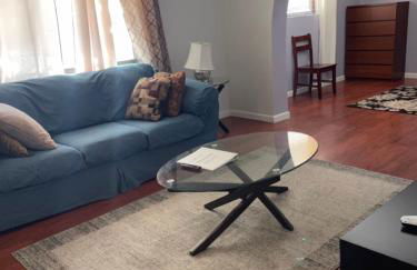 Cozy Home with Sparkling Pool/Pet Friendly - Photo 30