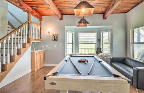 Gingerland Ranch in Del Valle Game Room and Porch - Foto 12