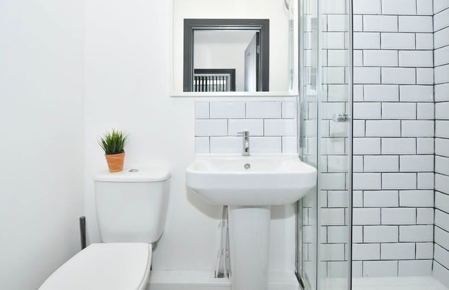 Townhouse @ 202 Walthall Street Crewe - Photo 29