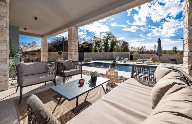 Villa Renata With Sauna Private Pool Jacuzzi - Photo 3