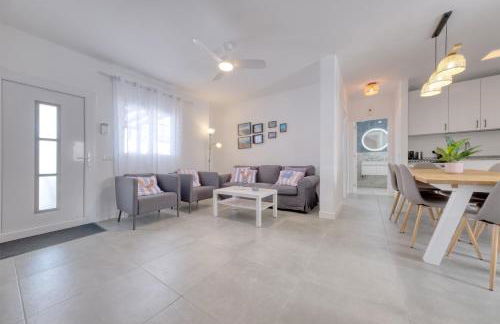 Casa Lolo y Pepe - 100M to the Beach By Lanzarote Vacation Homes - Foto 7
