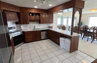 4 Bedroom Lakefront Home with Private Beach on Cedar Point Chaussee - Photo 61