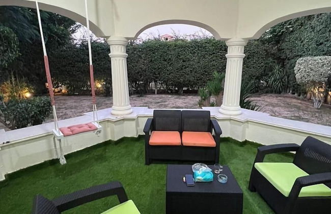 Villa With Garden In Beverly Hills - Photo 8