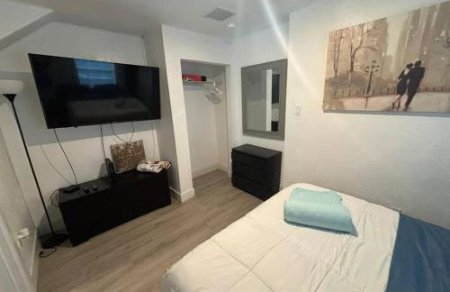 Quiet & Centrally located House - PRIVATE PARKING, LAUNDRY AND STORAGE FOR LUGGAGE - Foto 21