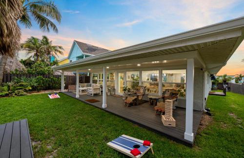 Oceanfront Cocoa Beach Vacation Home Private Beach, Tiki Bar & Family Fun - Foto 3