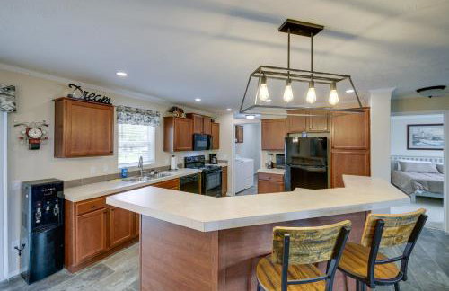 Efficiently Equipped Lewis Home Deck and Gas Grill! - Foto 7