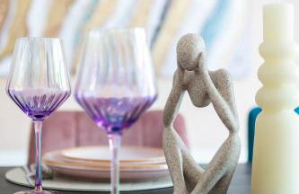 Stylish 5Bedroom Getaway in Quiet Mildenhall Area - Photo 7