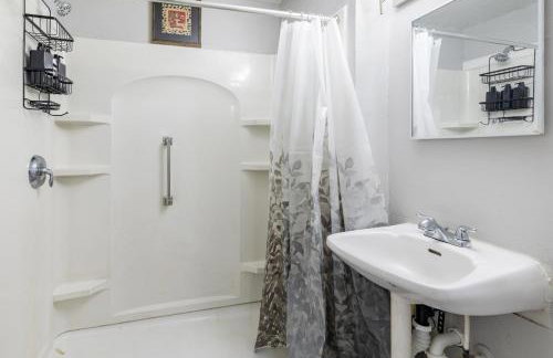 Quiet Pittsburgh 3BR | Parking, AC + Pets - Foto 5