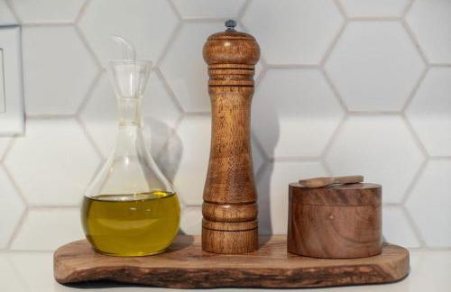 1884 Elegant Home Fire Pit, Tesla Tech, Near DT - Foto 33