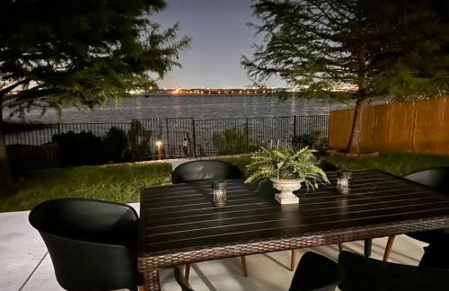 Lake Front Home, around 15 minutes drive to AT&T and Epic Water - Foto 2