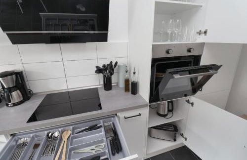 Design am Rhein I Traumlage Rheinufer I 3BR I Küche I öffentl Parkplätze I helloYOU apartments x BRIGHT Collection - Foto 27