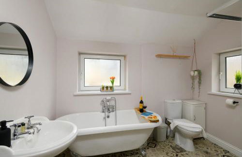 Joseph Suite - Stylish 3BR Home with Parking & WIFI - Foto 20