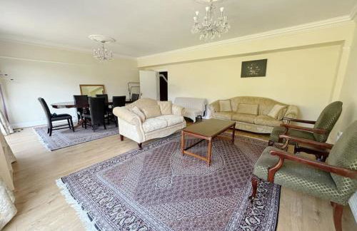 Bright & Spacious House Near Central London - Foto 13