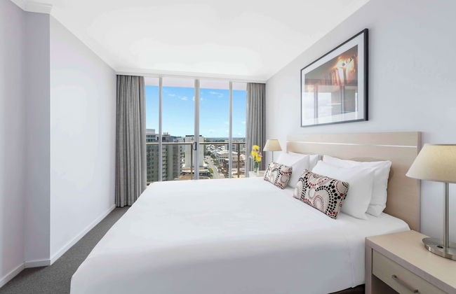 Oaks Brisbane Lexicon Suites - Photo 6