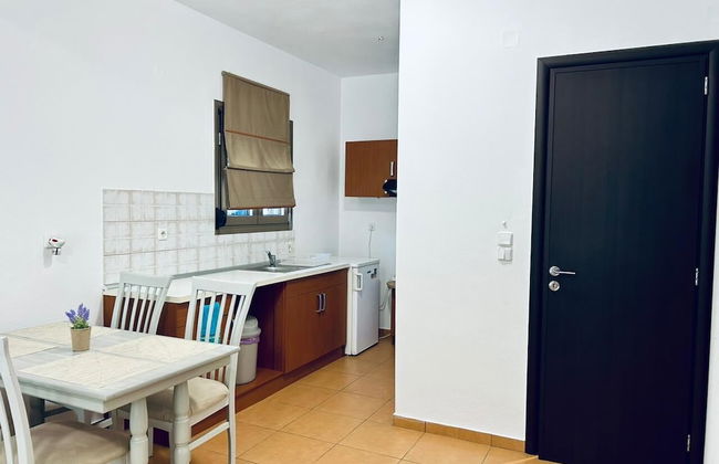 A & A Apartments - Photo 16