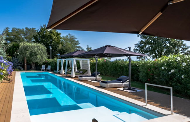 Charming Green and Blue Villa by Wonderful Italy - Photo 77