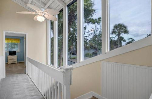 Beachy Vibes - 2BR w lake views & screened sunroom - Foto 33