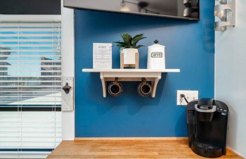 Why Knot Getaway…Rooftop with WaterView! Unit F - Foto 23