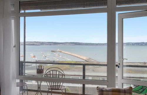 Seaside Rendezvous - Sleeps 7, Sea Views & Parking - Foto 38