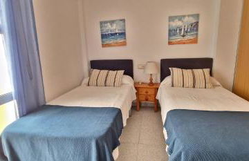 Apartamento con terraza en primera línea de playa - Foto 10