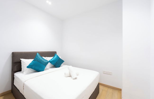 Moonway Luxury Suites At Eaton Residence - Photo 35