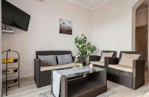 Apartments by the Beach with Pool and Lounge Beds - Miral Apartments - Foto 25