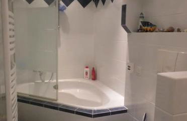 Nettes Apartment mit schönem Bad - Foto 22