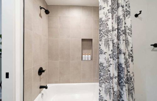 Steps from the Lake Edgewater Modern 2BD 2BA - Photo 36