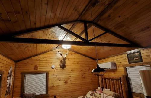 Wooden Rustic Cabin Great for Outdoor Activities in Liberty, Kentucky - Foto 3