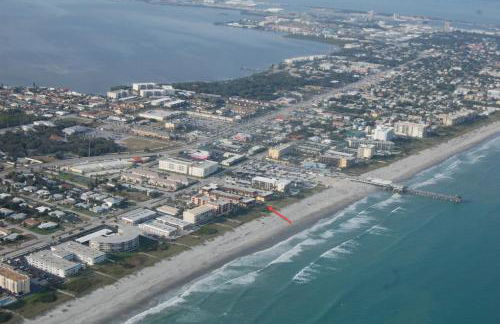 117 Cocoa Beach Club Direct Oceanfront Next to Pier, Dog Friendly! - Foto 31