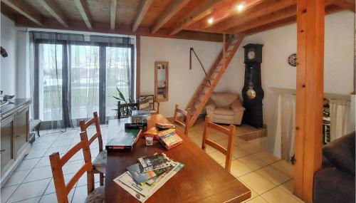 2 Bedroom Awesome Home In Bas-En-Basset - Foto 4