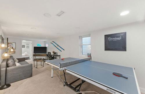 Spacious Retreat Patio, Games, and Quick to DEN - Foto 36