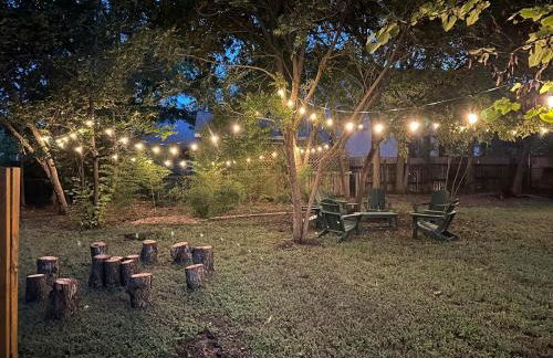 The Blue House- Backyard, grill, pets welcome - Foto 1