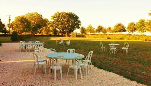 LA CHARMILLE Jolie maison de campagne 15 personnes piscine calme - Foto 2, Garden