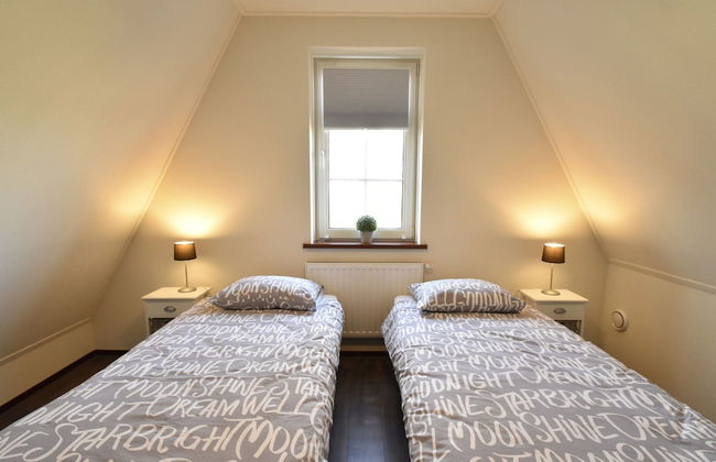 Modern Holiday Home in Westerland - Photo 3