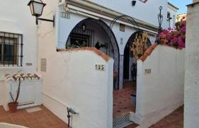 Ardhraubu Villa, Terra Cotta & Very Close to Sea - Foto 27