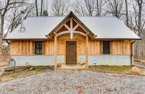 Peaceful Hikers Hideaway with Deck on 1 Acre! - Foto 1