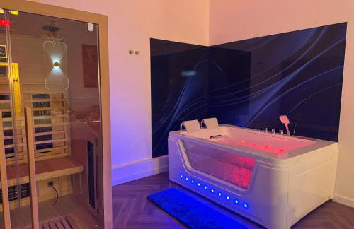 Suite EVASIO, au pied du château fort, parking privé - Foto 1