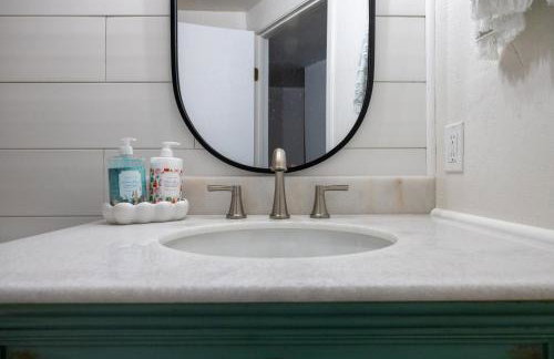 Cozy One-Bedroom Coastal Retreat - Walk to Beach - Foto 16