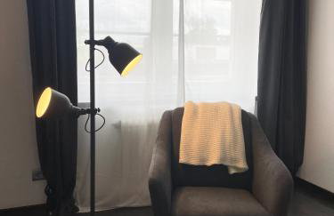 Airport Apartment für 4 - Smart TV - Küche - eCharger - Foto 3