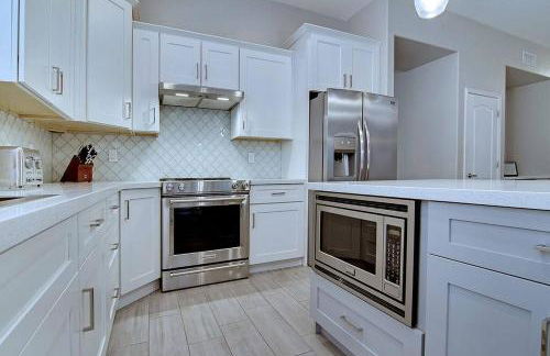 HOLLYHOCK - Pet-Friendly 4BR Heated Pool & Near Golf - Foto 10